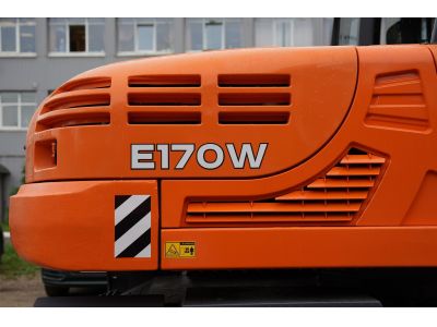 Колесный экскаватор UMG E170W